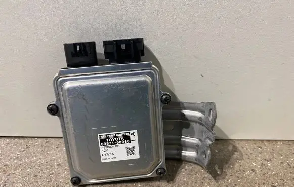 Lexus RX 450H Fuel injection pump control unit/module 8957158010 4998001011