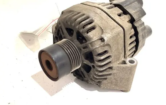 Suzuki Swift I Generator/alternator 3140085E00000