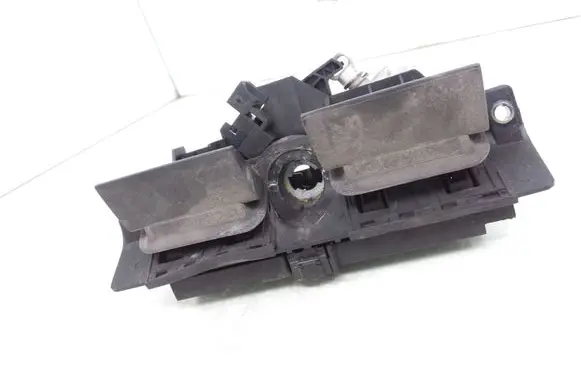 Audi A6 S6 C5 4B Tailgate/trunk/boot exterior handle 8D9827565H 4B0827565H