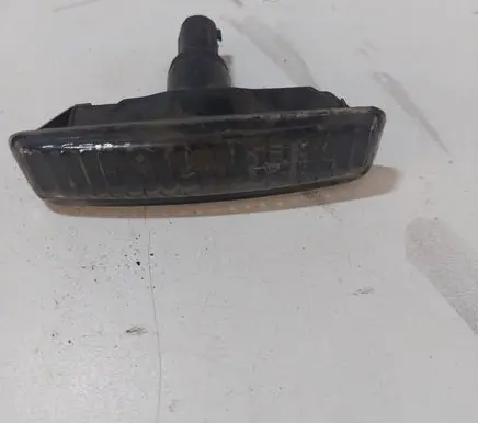 BMW 5 E39 Front fender indicator light 9407958