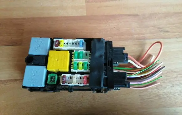 Citroen C4 II Picasso Fuse box set 9665492680 97635E 18014781
