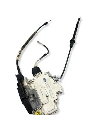 Volkswagen PASSAT B7 Front door lock 3C1837015A