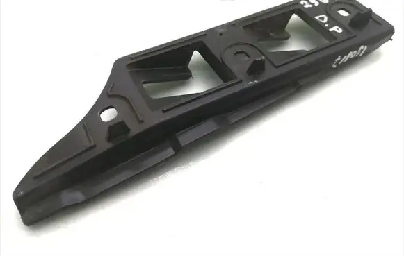 Volkswagen Golf V Front bumper mounting bracket 1K0807184