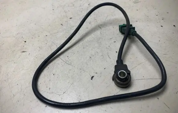 Audi A4 S4 B5 8D Detonation knock sensor 0261231038 0549905377a