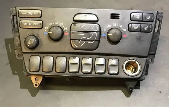 Volvo V70 Climate control unit 30746022 M442AD00095 SN77243471
