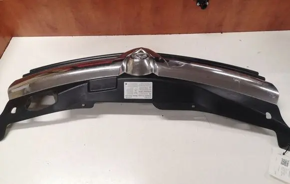 Opel Astra H Front bumper upper radiator grill 13241970 13241964 95653704