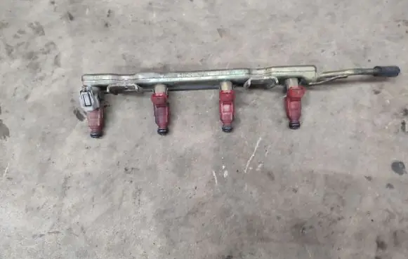 Nissan Almera Fuel injector