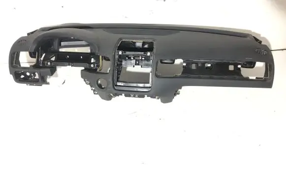 Volkswagen Touareg II Dashboard 7P1819241B 10002347 26M0041