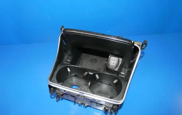 Mercedes-Benz C W205 Glove box central console 