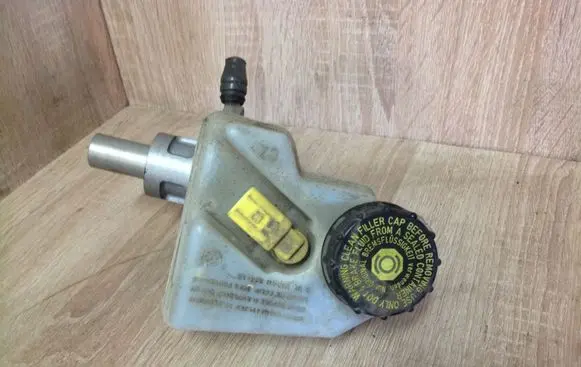 Seat Ibiza IV (6J,6P) Power steering fluid tank/reservoir