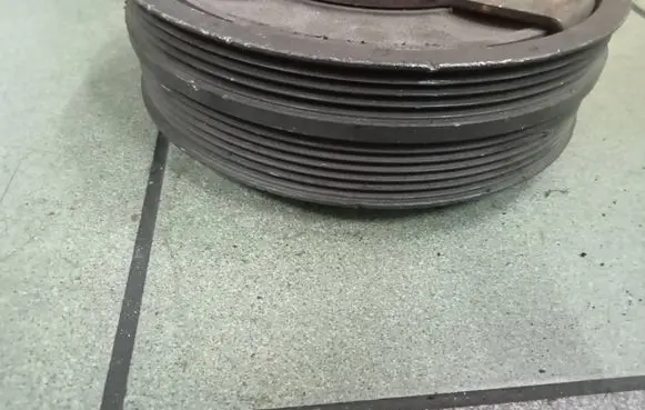 Audi A6 S6 C5 4B Crankshaft pulley 0000
