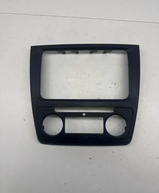 Skoda Yeti (5L) Radio/GPS head unit trim 5L0858069L