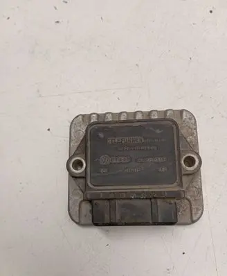 Audi 80 90 B3 Ignition amplifier control unit 191905351B