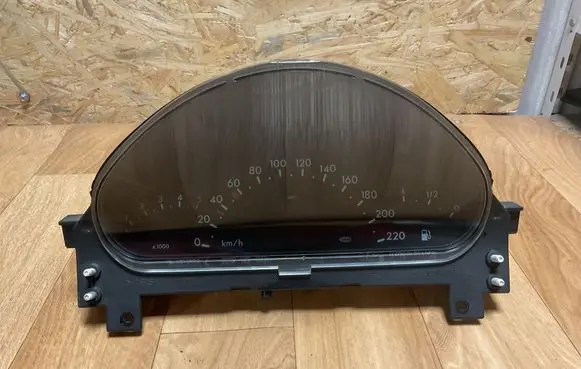 Mercedes-Benz A W168 Speedometer (instrument cluster) A1685403911 9901150311 09051639901