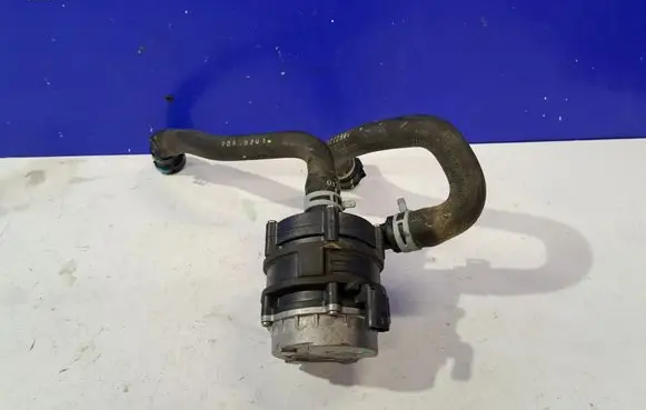 Polestar 2 Water pump 32135207 P32135207
