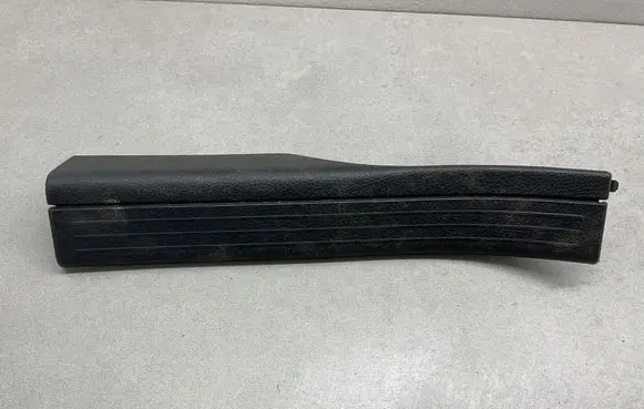 Mercedes-Benz C W204 Rear sill trim cover A2046860336