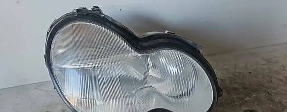 Mercedes-Benz C W203 Headlight/headlamp 0301166202 A2038200261 P00701