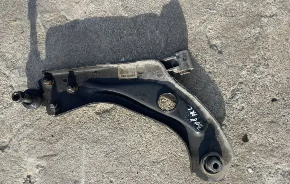 Peugeot 308 Front lower control arm/wishbone FVC