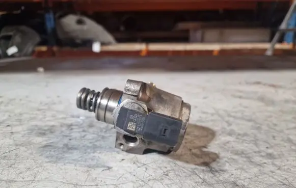 Audi A6 S6 C7 4G Fuel injection high pressure pump 06E127026E