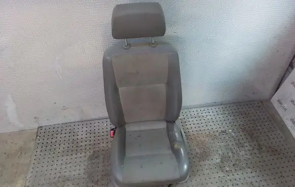 Volkswagen Transporter - Caravelle T5 Front driver seat 