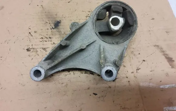Opel Astra H Engine mounting bracket V05456