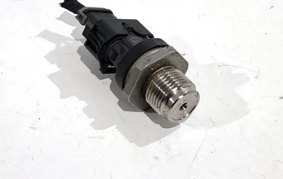 KIA Optima Fuel pressure sensor 0281006404