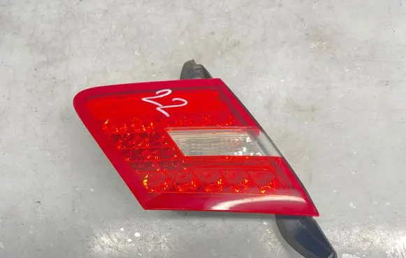 Mercedes-Benz E C207 W207 Tailgate rear/tail lights A2078200364