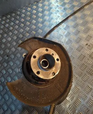 BMW 5 E60 E61 Rear wheel hub