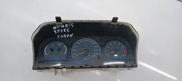 Mitsubishi Space Wagon Speedometer (instrument cluster) MR189274
