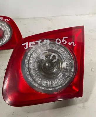 Volkswagen Jetta V Tailgate rear/tail lights
