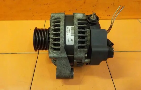 Land Rover Discovery 3 - LR3 Generator/alternator 1042103710 104210