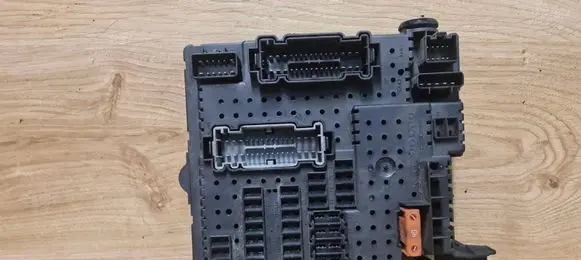 Volvo XC90 Fuse module 30728512