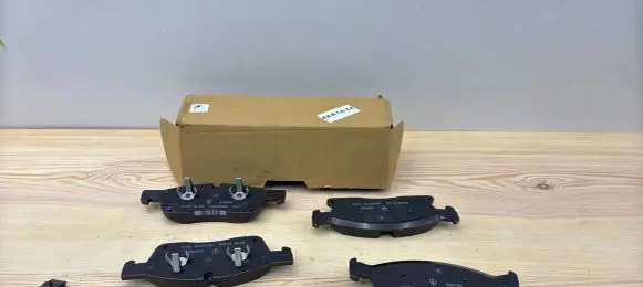 Maserati Levante Brake pads (front) 673011564