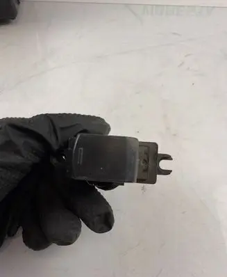 Nissan Qashqai Electric window control switch 25411BR00A 3071