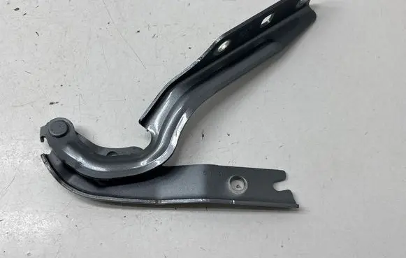 Volkswagen Jetta VII Engine bonnet/hood hinges 17A823301 0325
