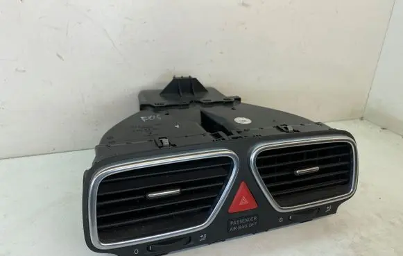 Volkswagen Eos Dash center air vent grill 1Q0819735C 1Q0819728G