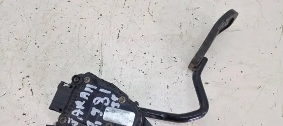 Volkswagen Sharan Accelerator throttle pedal 7M1721603A 98VW9F836AB 6PV00777003