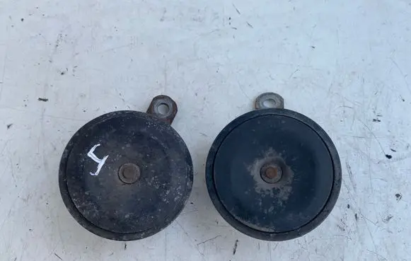 Toyota Avensis T220 Horn signal A28657625