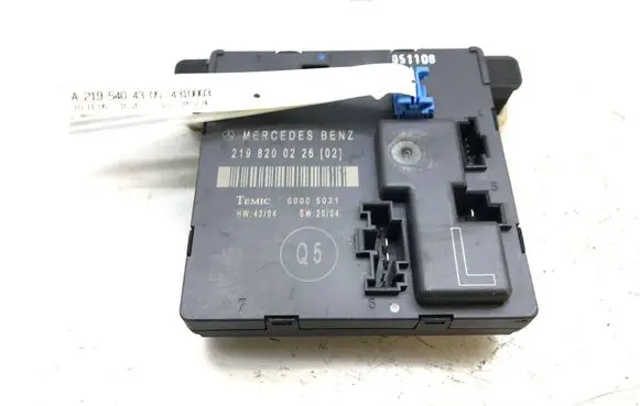 Mercedes-Benz CLS C219 Door control unit/module 2198200226 k3106