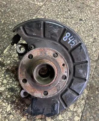 Volkswagen PASSAT B6 Front wheel hub
