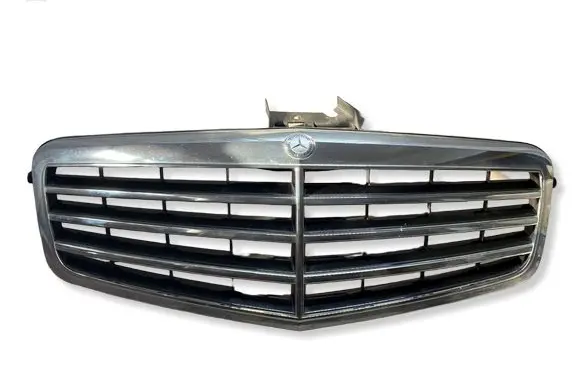 Mercedes-Benz E W212 Front bumper upper radiator grill A2128800583