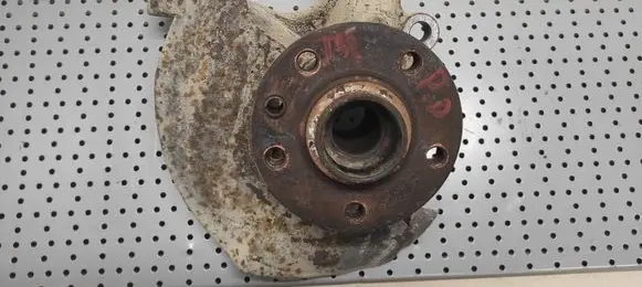 Volkswagen Transporter - Caravelle T4 Front wheel hub