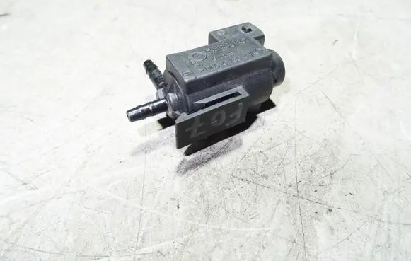 BMW 5 GT F07 Turbo solenoid valve 70231800 7810831