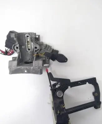 BMW 5 E39 Engine start stop button switch 6751666 1095823