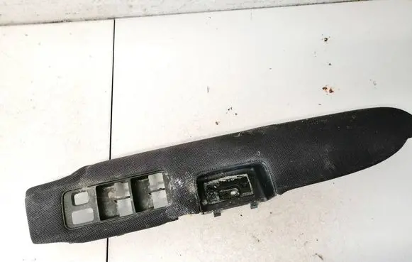 Honda CR-V Front door window switch trim 