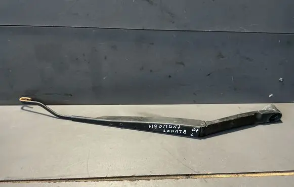 Hyundai Sonata Front wiper blade arm