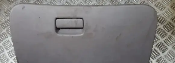 Glove box