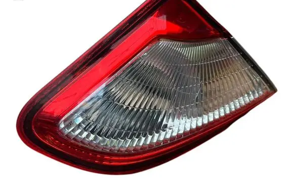 Nissan Qashqai Tailgate rear/tail lights 89503189 b26555br01a