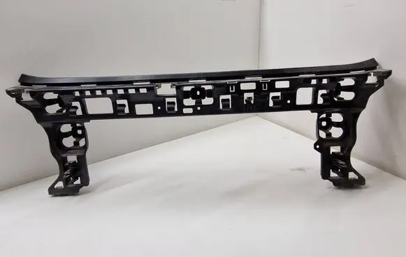 Rear bumper mounting bracket