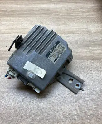 Toyota Corolla E120 E130 Power steering control unit/module 8965002010